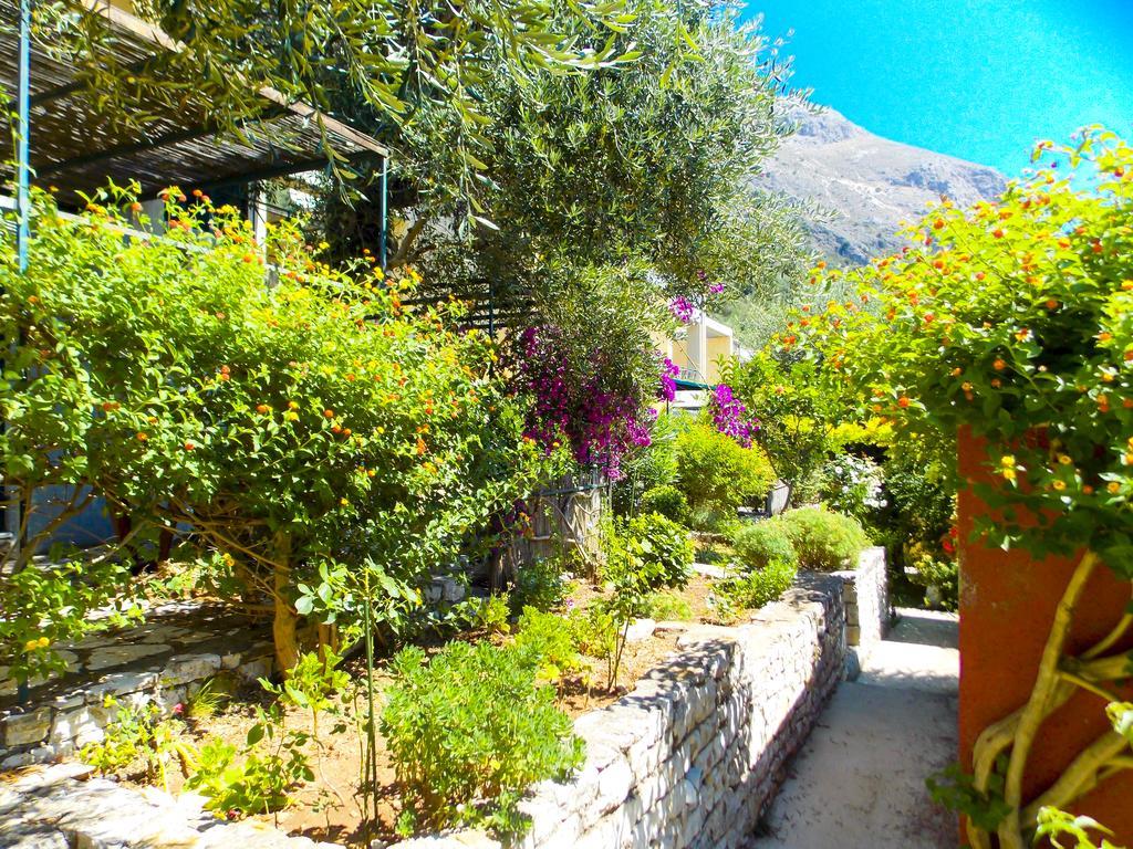 Manto On The Beach Apartments Barbati Buitenkant foto