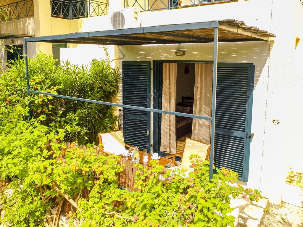 Manto On The Beach Apartments Barbati Buitenkant foto