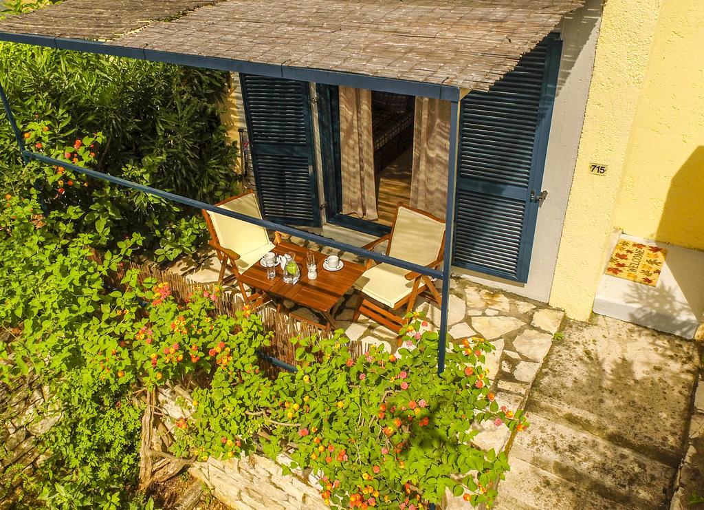 Manto On The Beach Apartments Barbati Buitenkant foto
