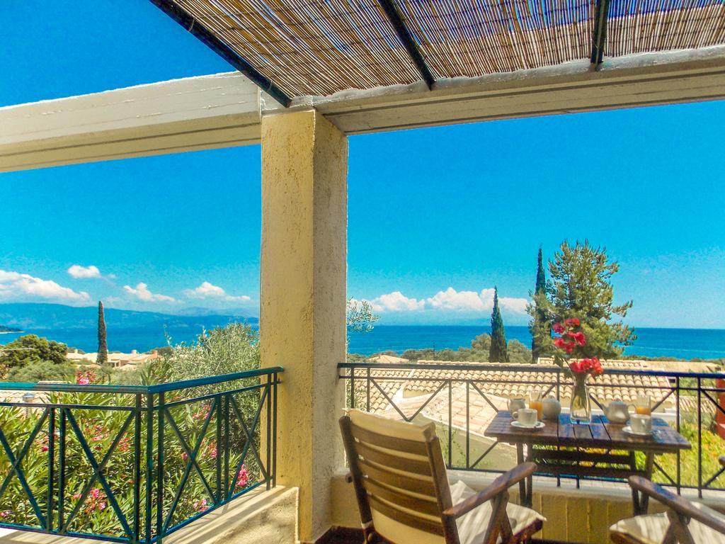 Manto On The Beach Apartments Barbati Buitenkant foto