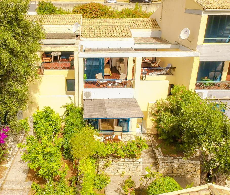 Manto On The Beach Apartments Barbati Buitenkant foto